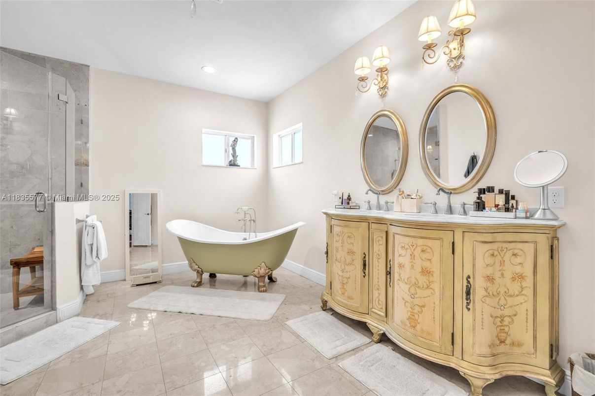 Bathroom, Dual Sink Vanities, Free Standing Baths, Interior, Recessed Lighting