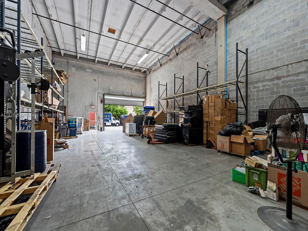 Garage, Interior, Stone Walls