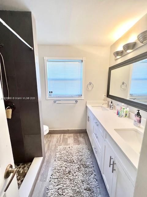 Bathroom, Dual Sink Vanities, Interior, Wood Texture Flooring