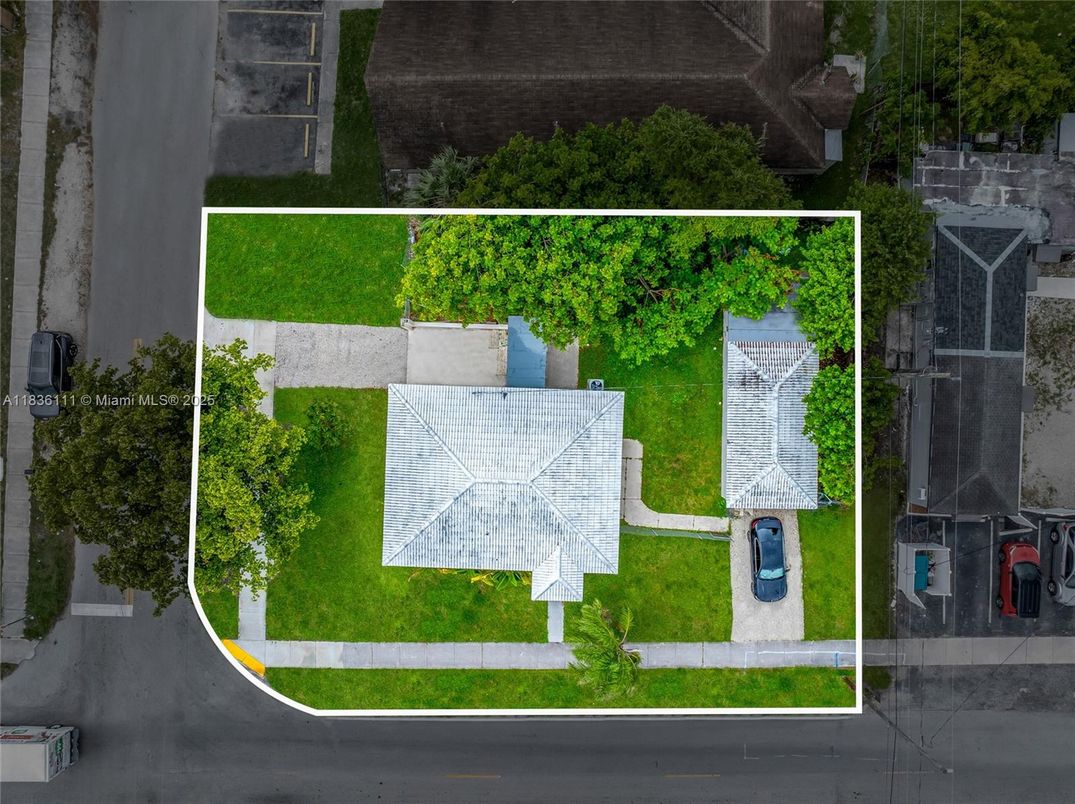 Exterior, Drone