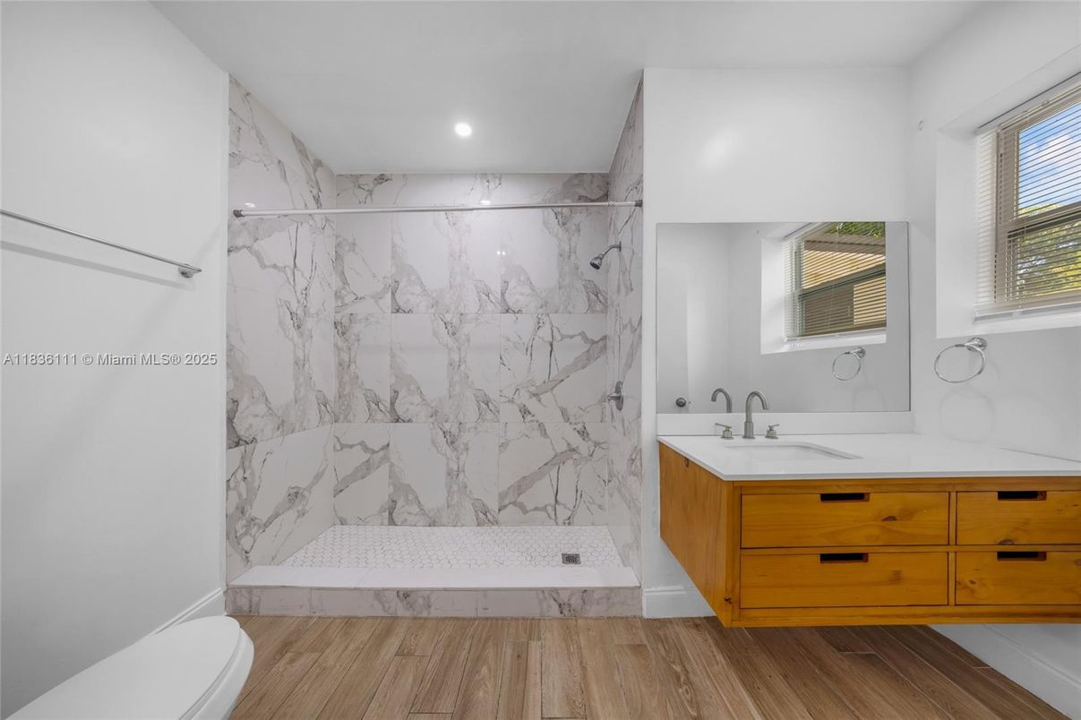 Bathroom, Interior, Marble Walls, Recessed Lighting, Wood Texture Flooring