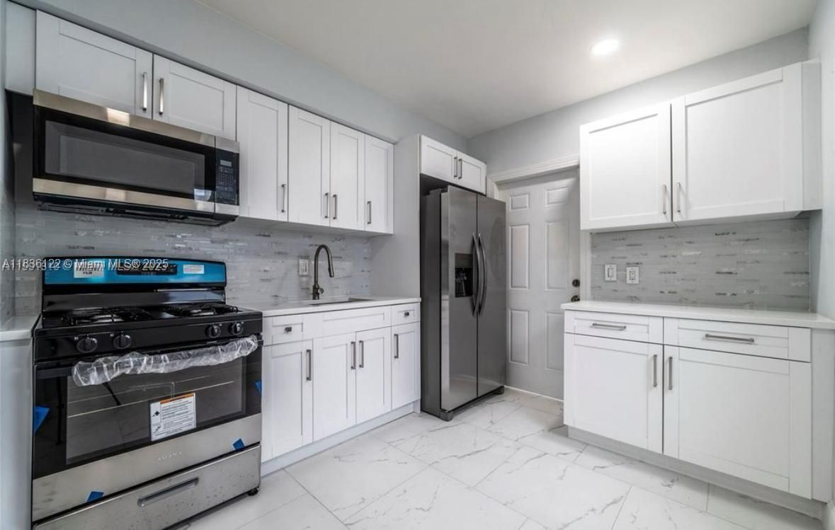Interior, Kitchen, Marble, Recessed Lighting, Stainless Steel Appliances