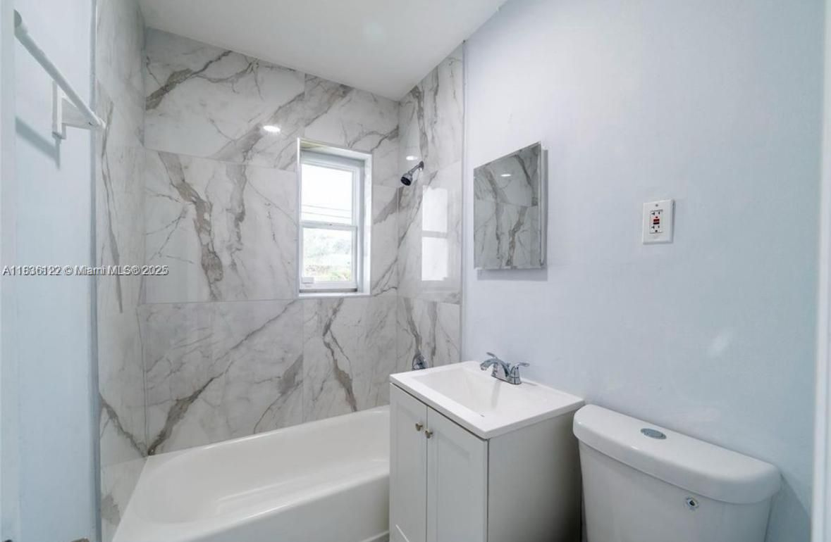 Bathroom, Interior, Marble Walls
