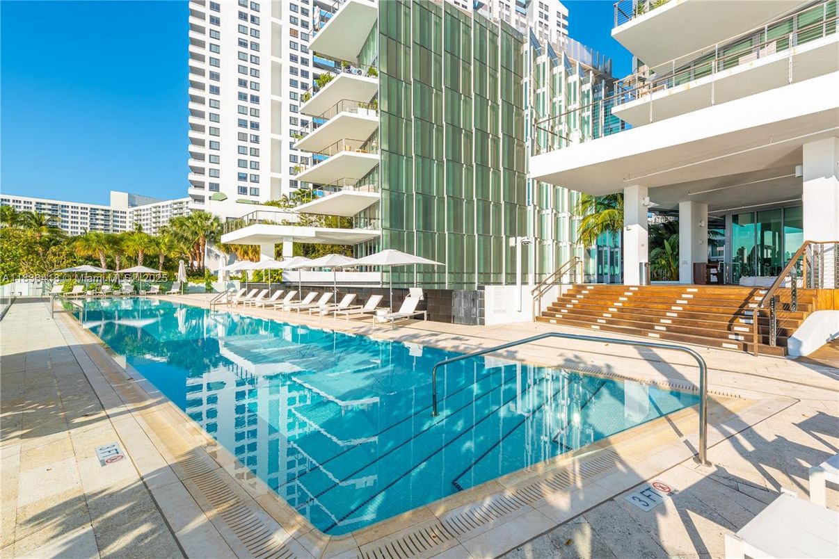 Exterior, Pool