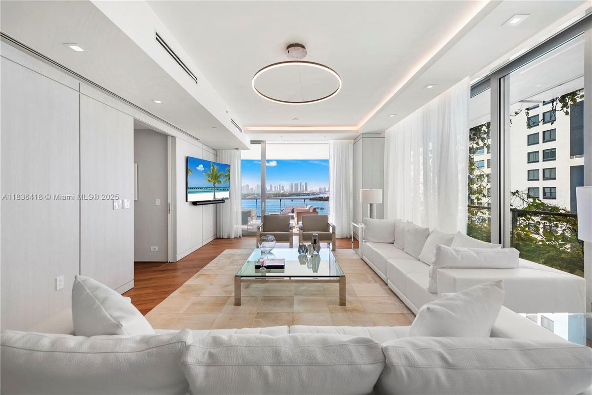 Interior, Living room, Pendant Lights, Recessed Lighting, Water, Wood Texture Flooring