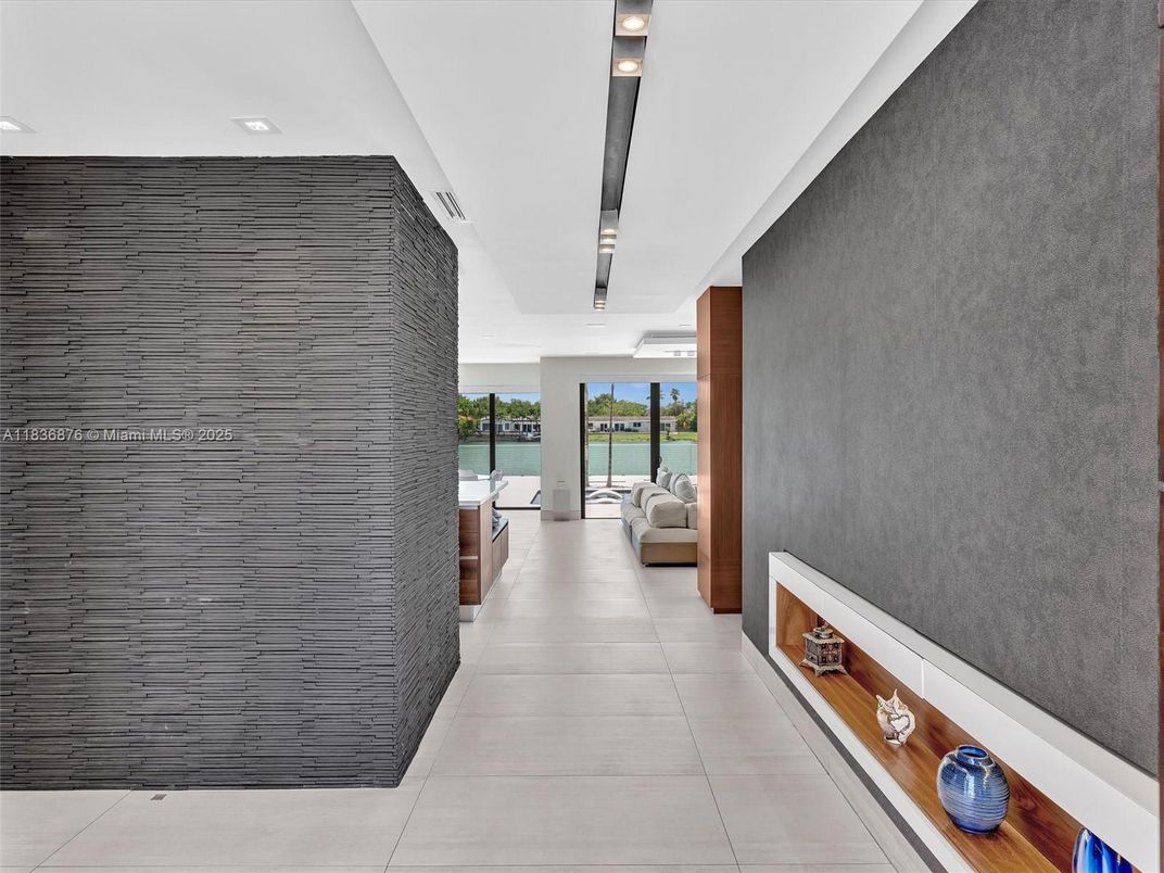 Interior, Recessed Lighting, Water