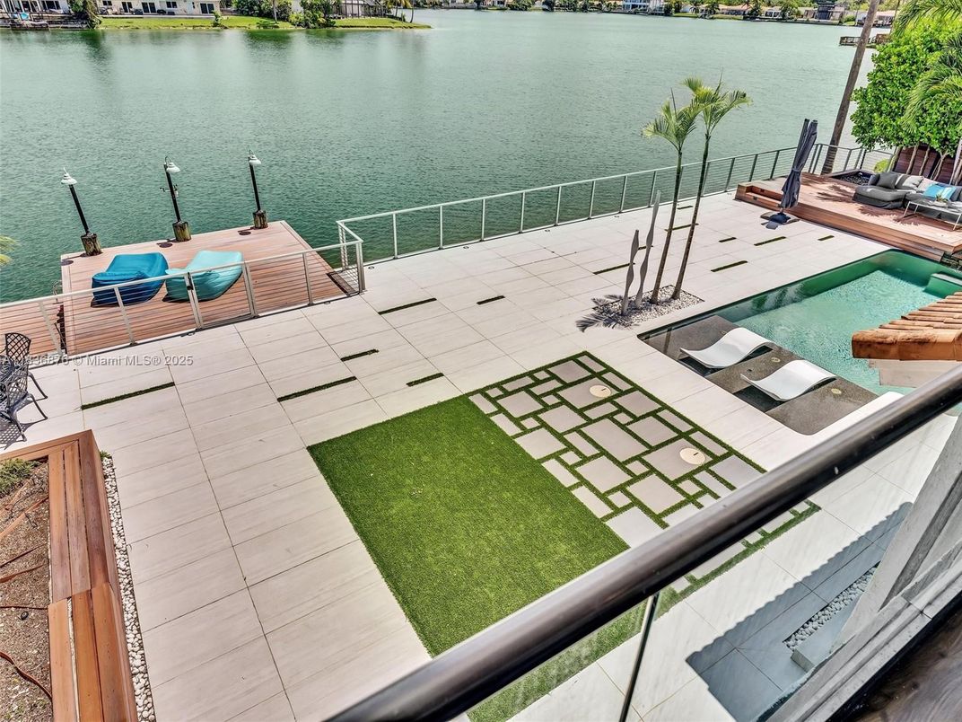 Exterior, Pool, Water