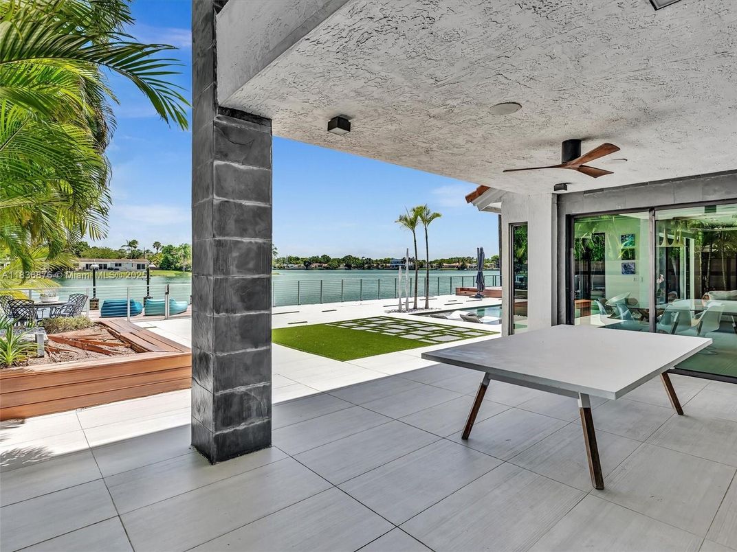 Exterior, Pool, Water