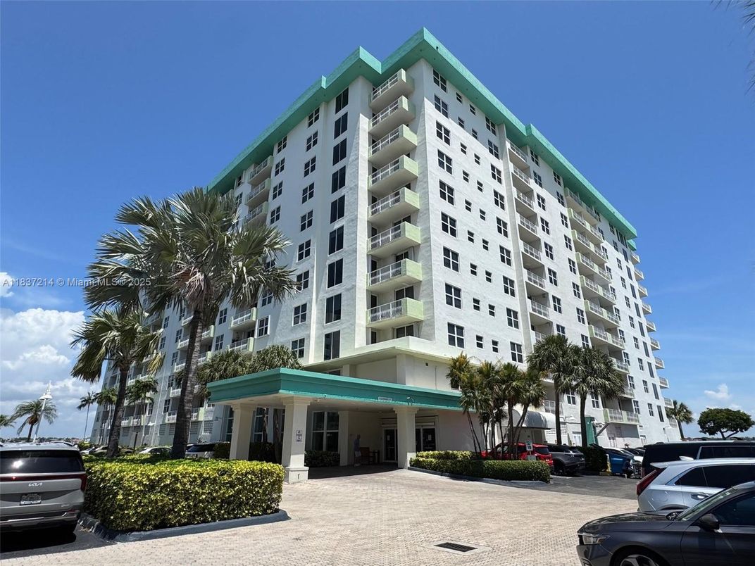 Exterior, Facade, Condo Building