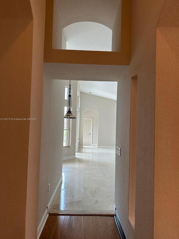 Interior, Pendant Lights, Wood Texture Flooring