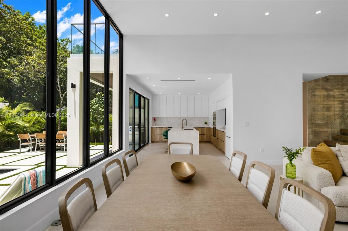 Dining room, Interior, Kitchen, Recessed Lighting