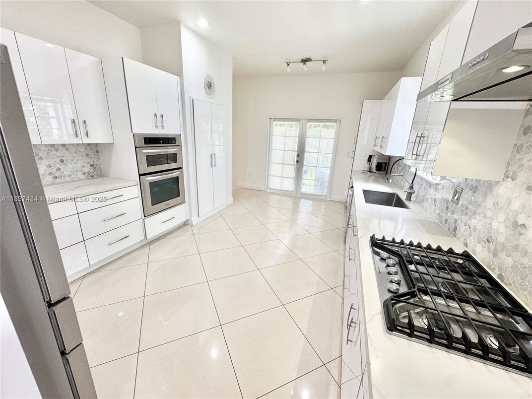Interior, Kitchen, Recessed Lighting
