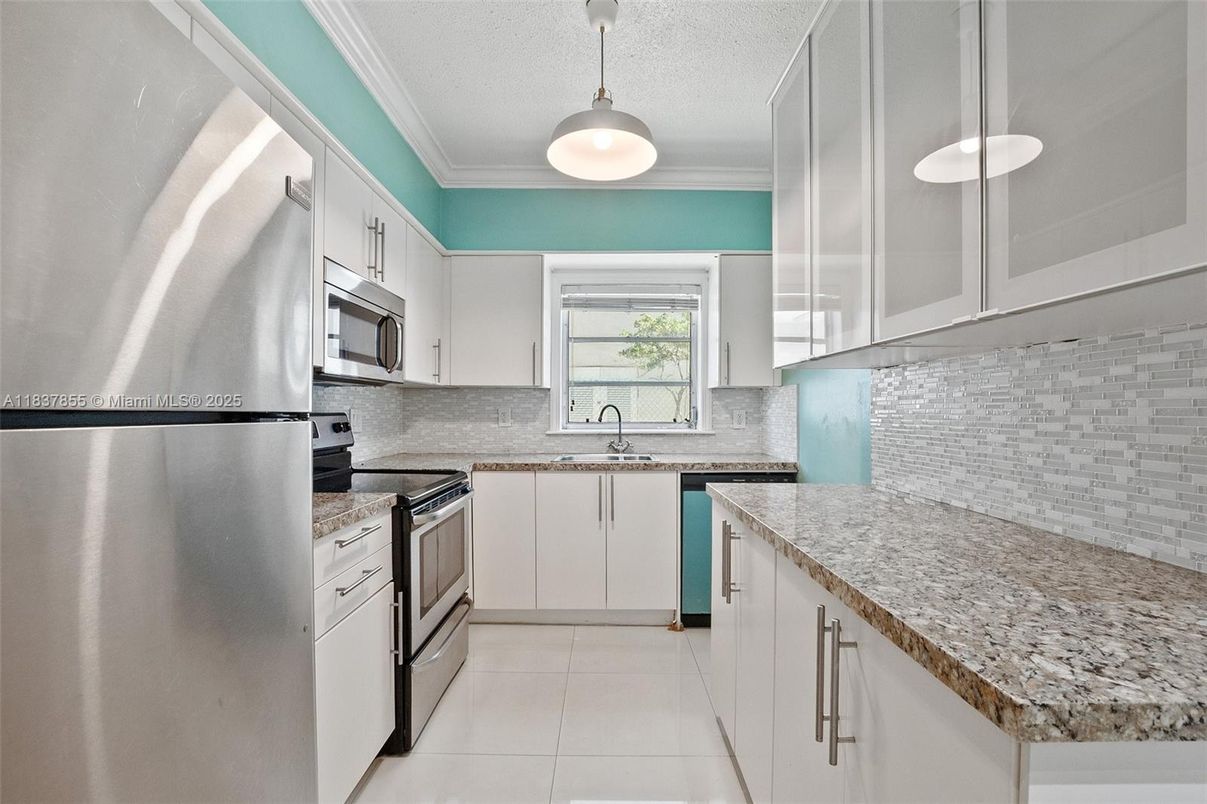 Interior, Kitchen, Pendant Lights