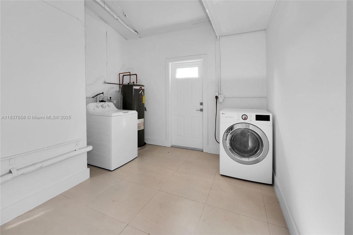 Interior, Washer