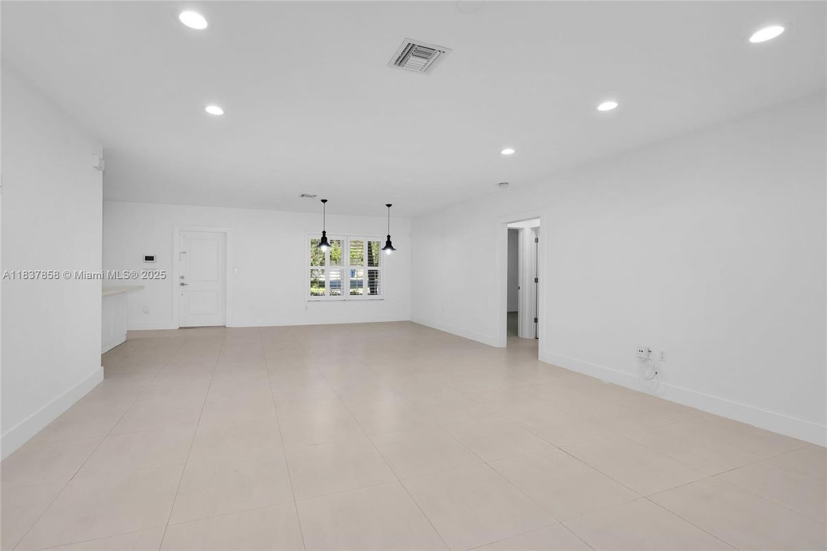 Empty room, Interior, Pendant Lights, Recessed Lighting