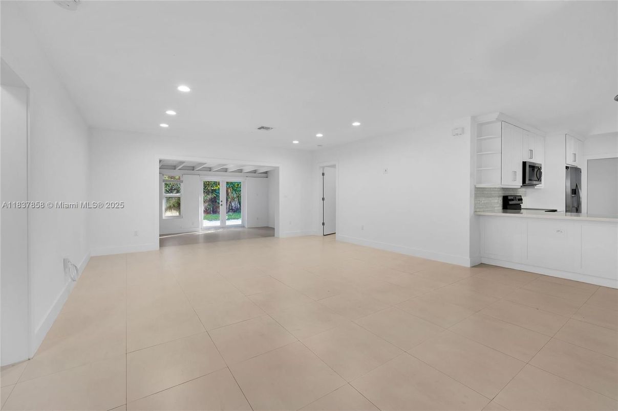 Empty room, Interior, Kitchen, Recessed Lighting