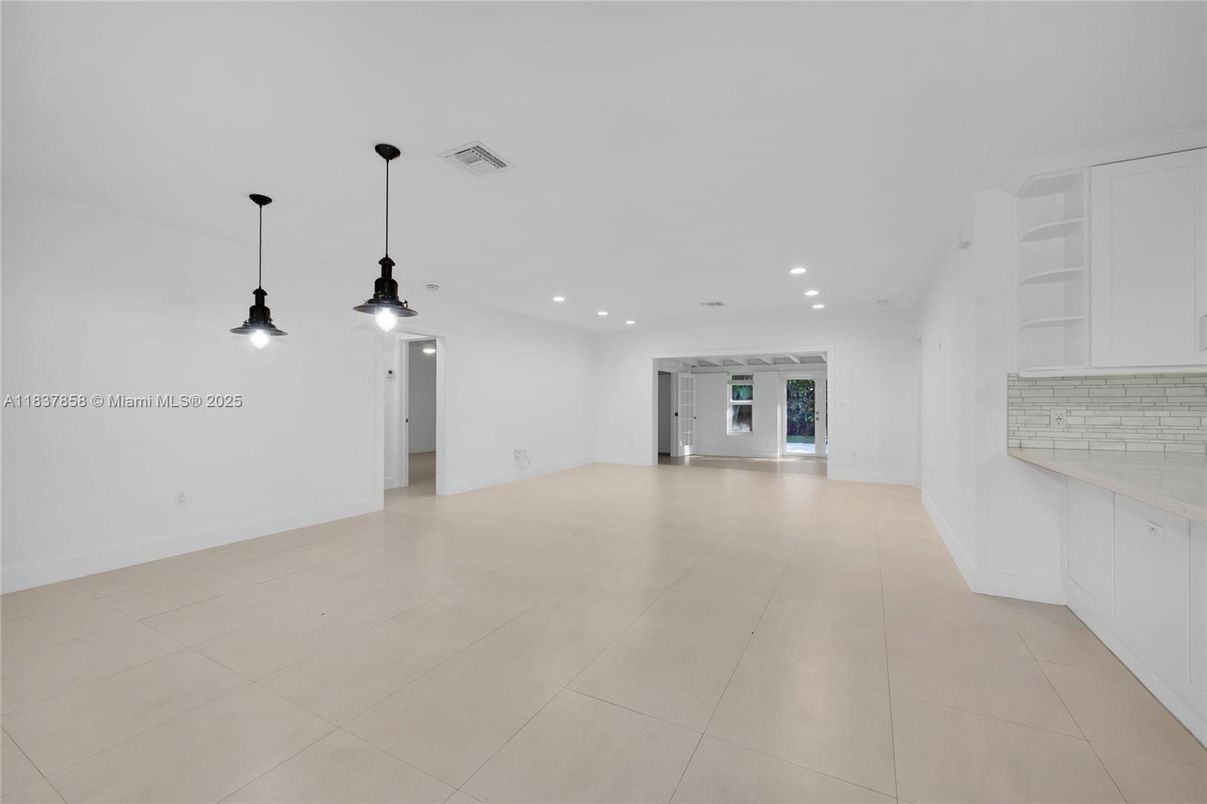 Empty room, Interior, Pendant Lights, Recessed Lighting