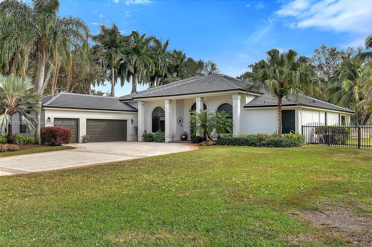 Attached, Backyard, Exterior, Facade, Ranch