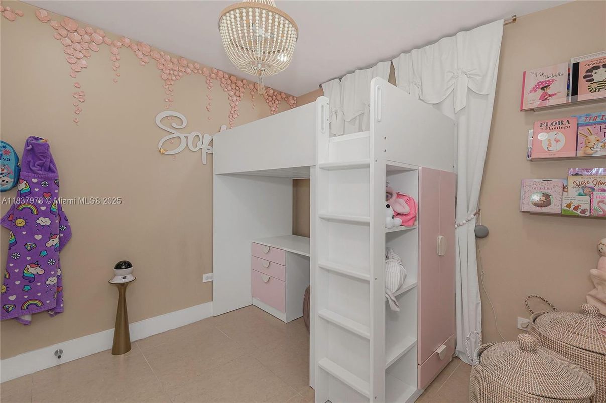 Chandelier, Interior