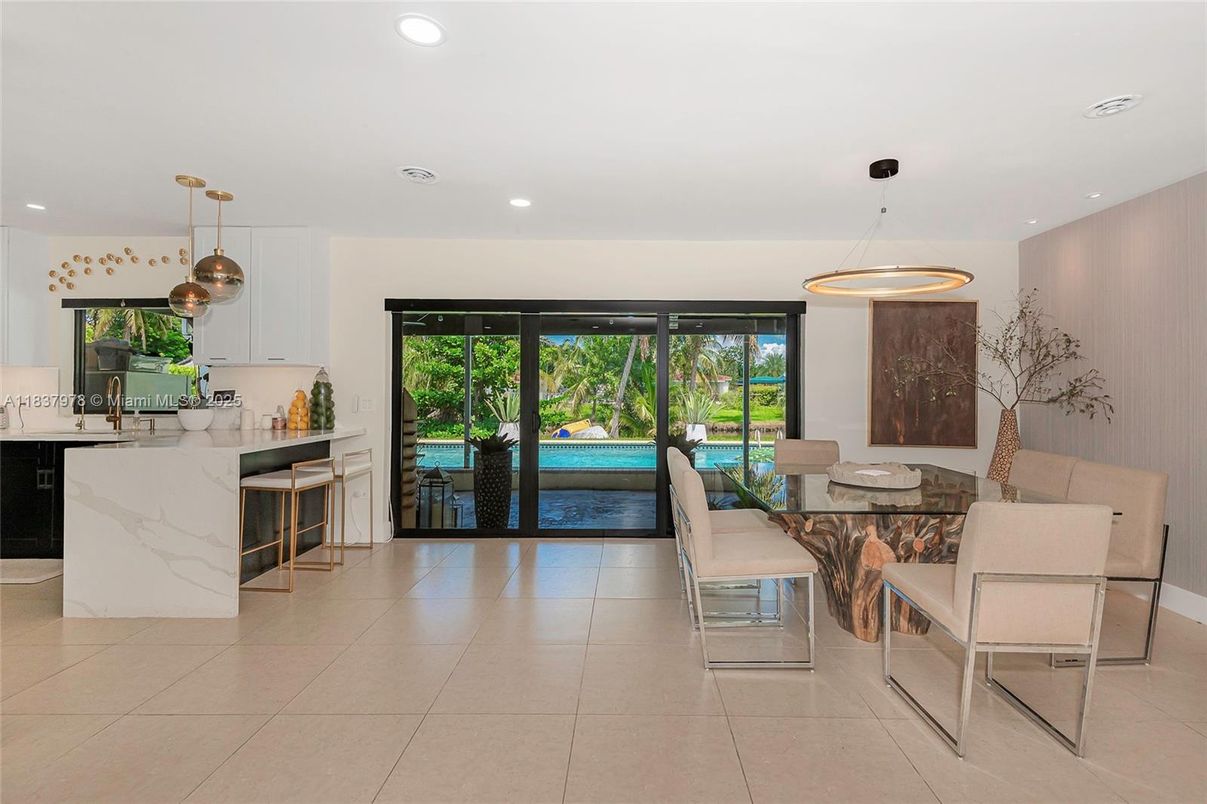 Dining room, Interior, Kitchen, Pendant Lights, Recessed Lighting