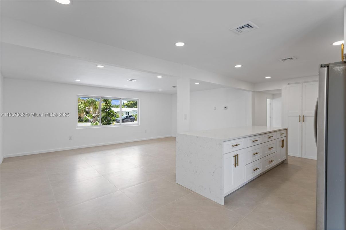 Empty room, Interior, Kitchen, Recessed Lighting