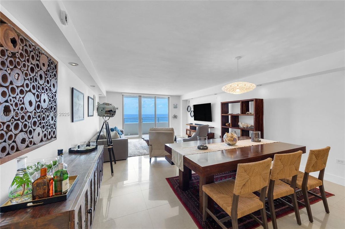 Chandelier, Dining room, Interior, Living room, Water