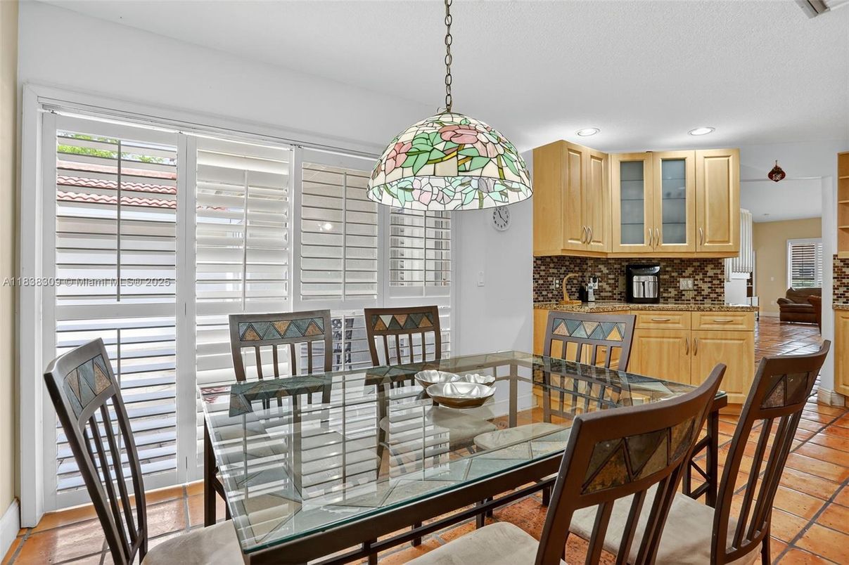 Dining room, Interior, Pendant Lights, Recessed Lighting