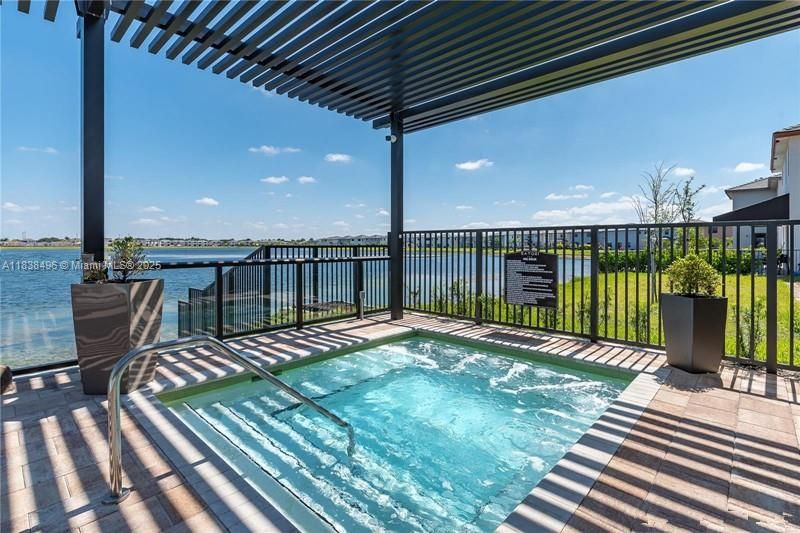 Exterior, Pool, Water