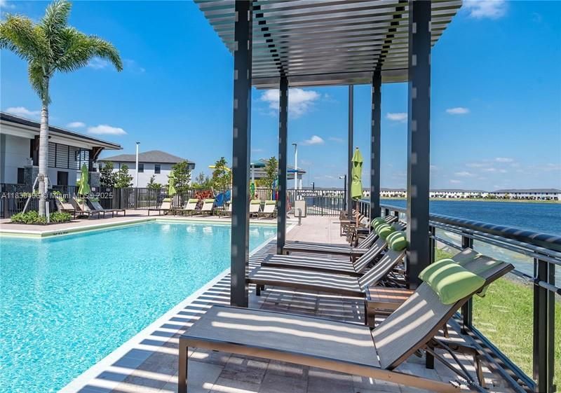 Exterior, Pool, Water