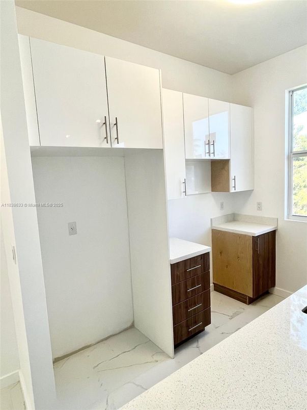 Interior, Kitchen, Marble, Recessed Lighting