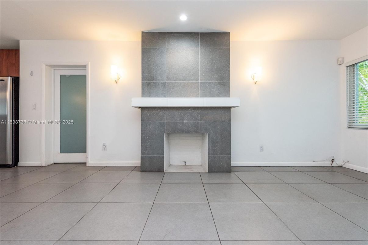 Empty room, Fireplace, Interior, Recessed Lighting