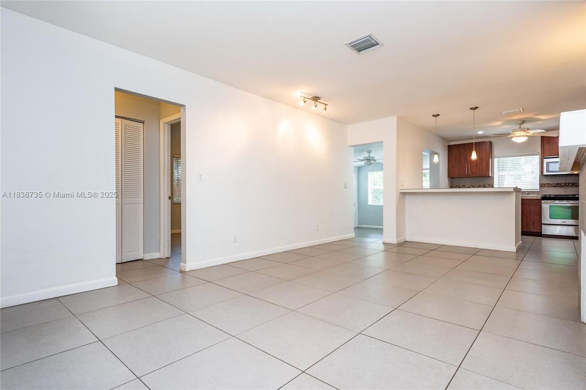 Empty room, Interior, Kitchen, Pendant Lights, Recessed Lighting