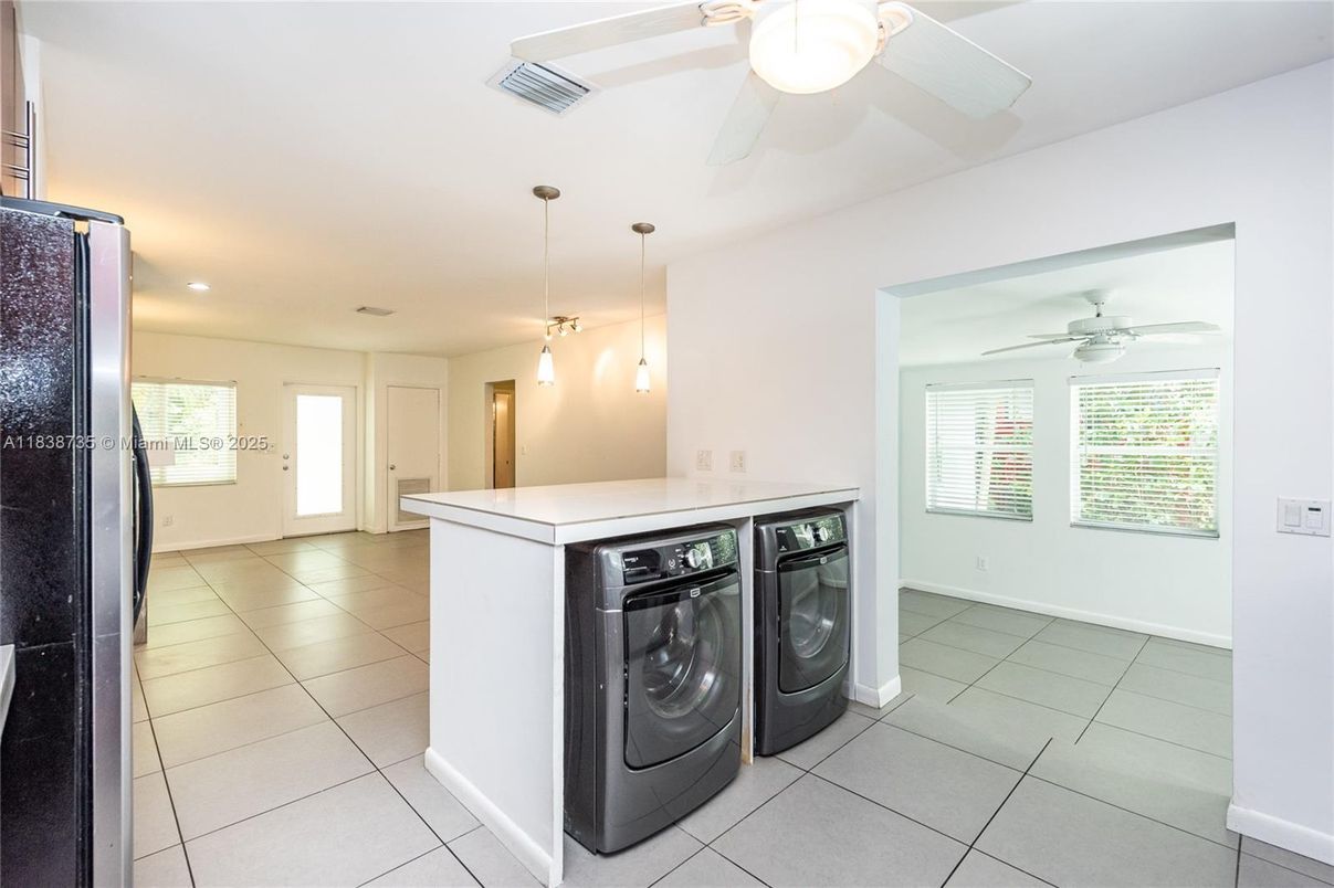 Interior, Kitchen, Pendant Lights, Recessed Lighting, Washer