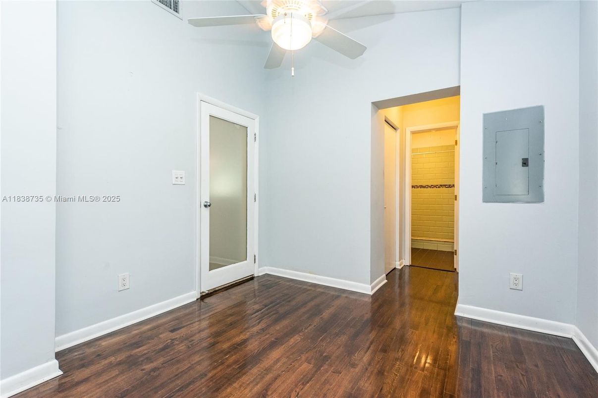 Empty room, Interior, Wood Texture Flooring