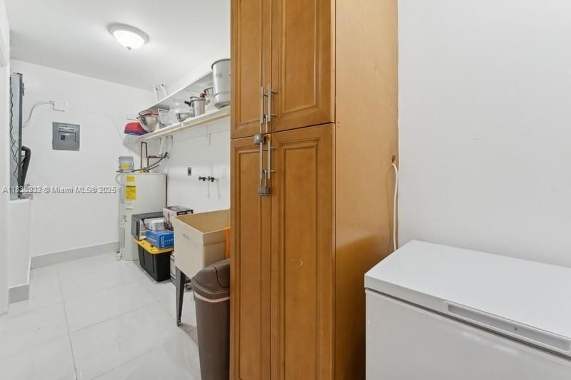 Interior, Washer