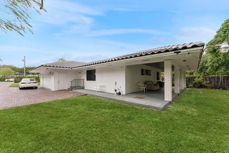 Backyard, Exterior