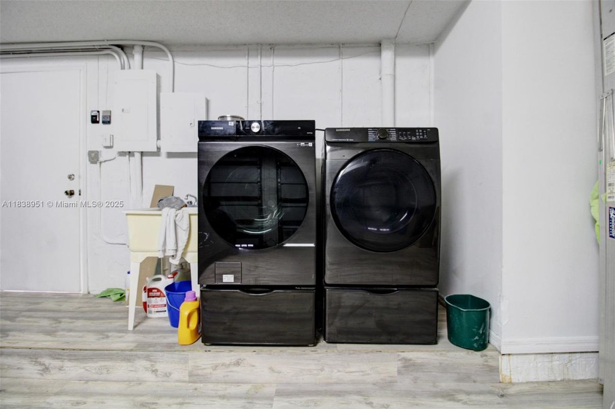 Interior, Washer