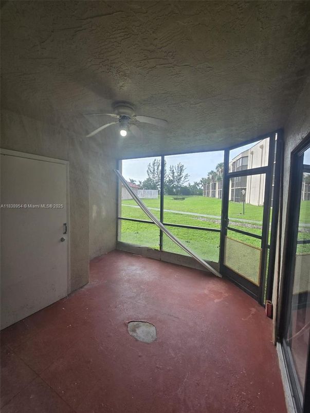 Empty room, Interior, Sun Room