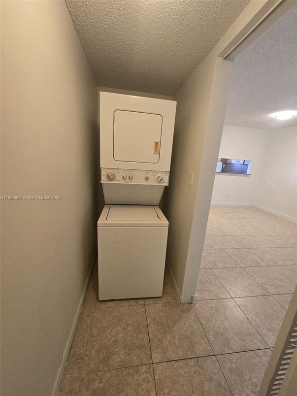 Interior, Recessed Lighting, Utility Closets, Washer