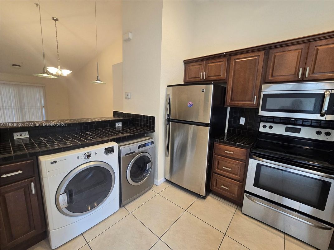 Interior, Kitchen, Pendant Lights, Stainless Steel Appliances, Washer