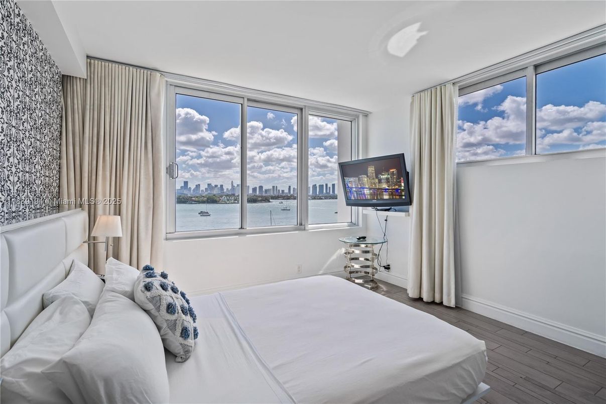 Bedroom, Interior, Water, Wood Texture Flooring