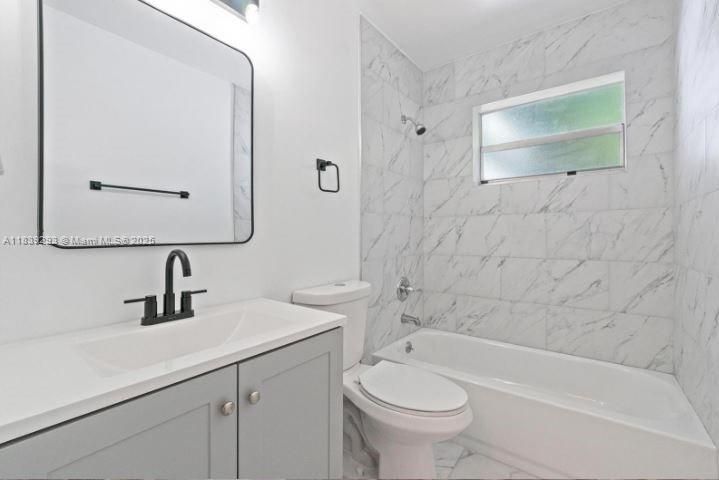Bathroom, Interior, Marble, Marble Walls