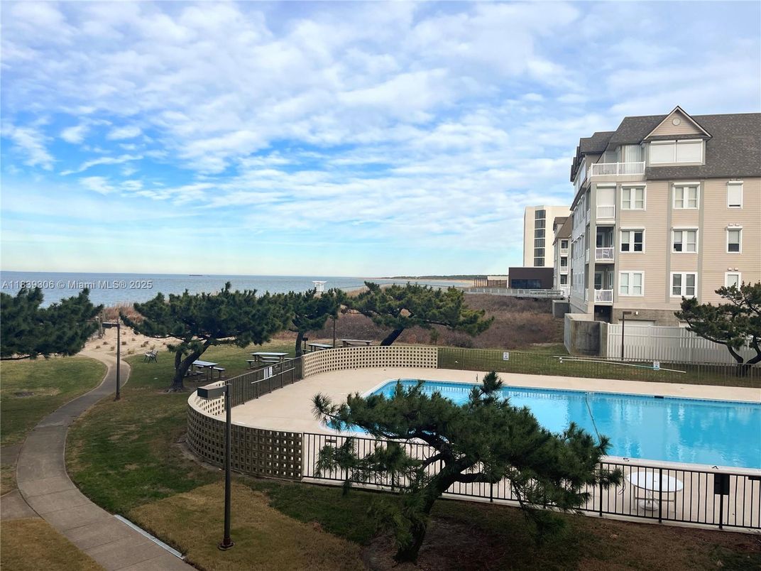 Exterior, Pool, Water