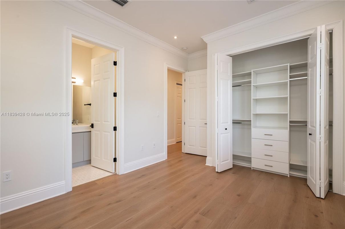 Interior, Recessed Lighting, Walk-in Closets, Wood Texture Flooring