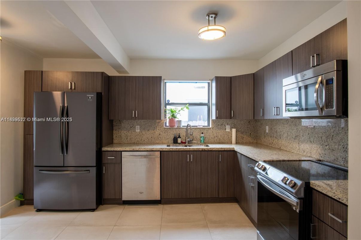Interior, Kitchen, Stainless Steel Appliances