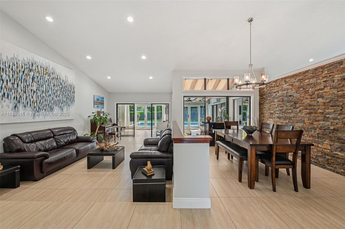 Dining room, Interior, Living room, Pendant Lights, Recessed Lighting, Stone Walls