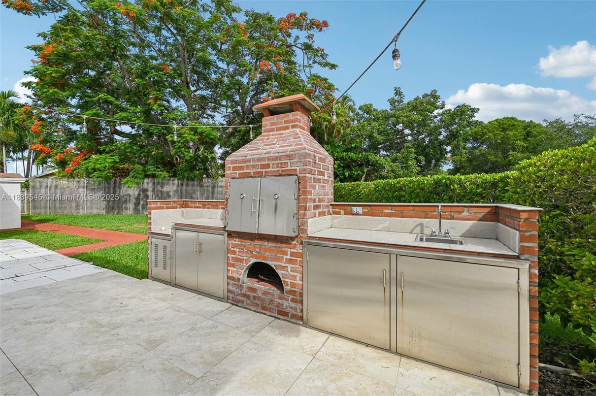 Exterior, Fireplace