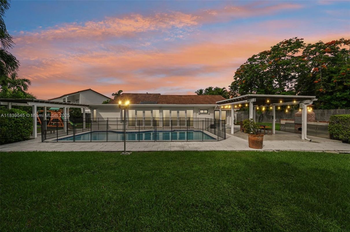 Backyard, Exterior, Pool