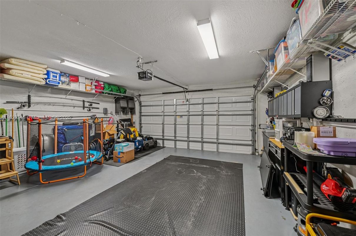 Garage, Interior