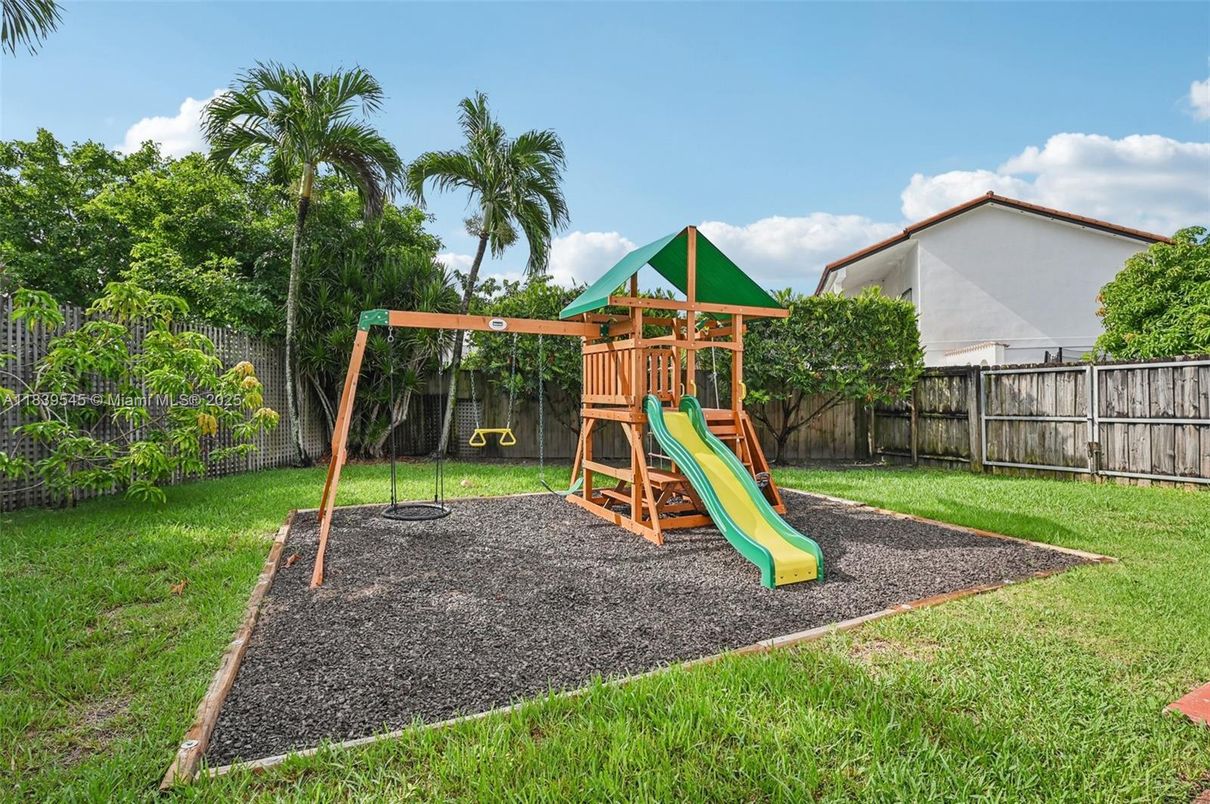 Backyard, Exterior, Playground